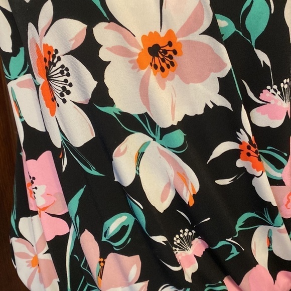 Express spaghetti strap floral crossover blouse - Picture 4 of 8